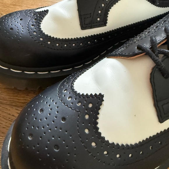 Doc Martens Platform Oxford Shoes - Picture 3 of 4
